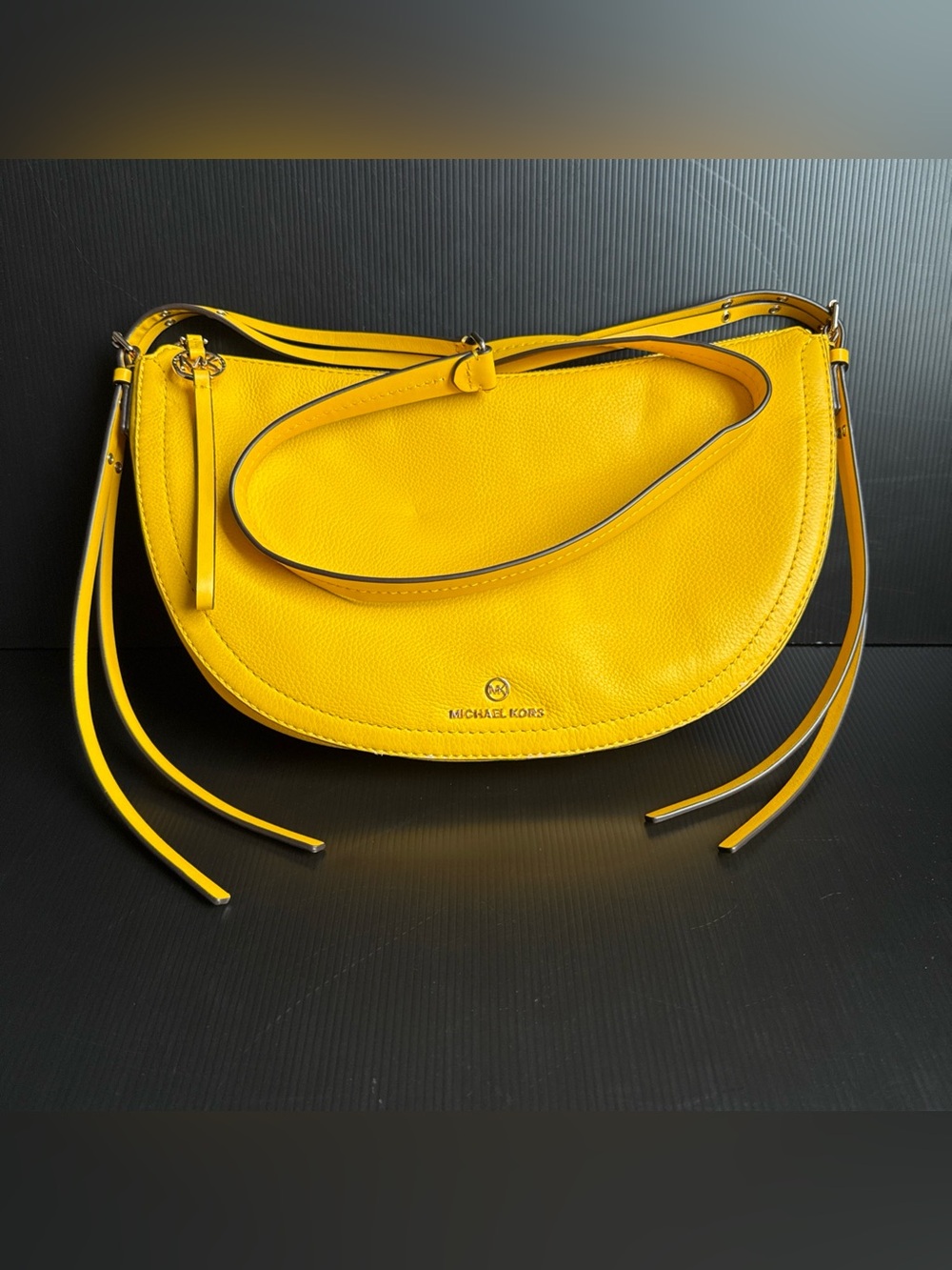 NWT Michael Kors Camden Leather Sunflower Convertible Zippered Crossbody Bag